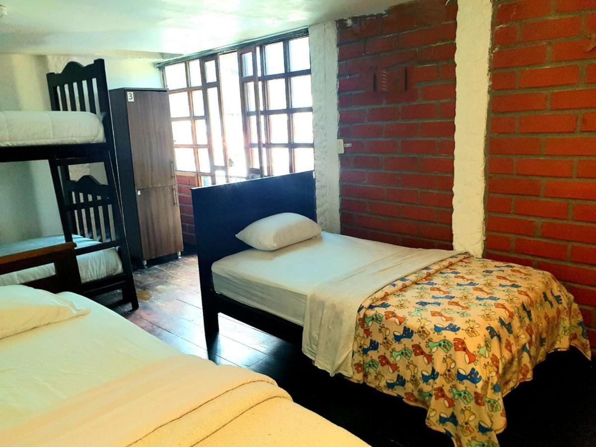 Hostal Inti Raymi Backpackers Baños Exterior foto